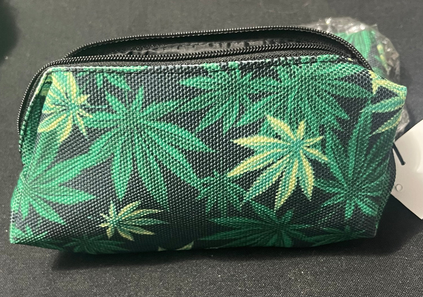 Zippered Green Hemp Leaf Carry Bag - Smoke N’ Poke