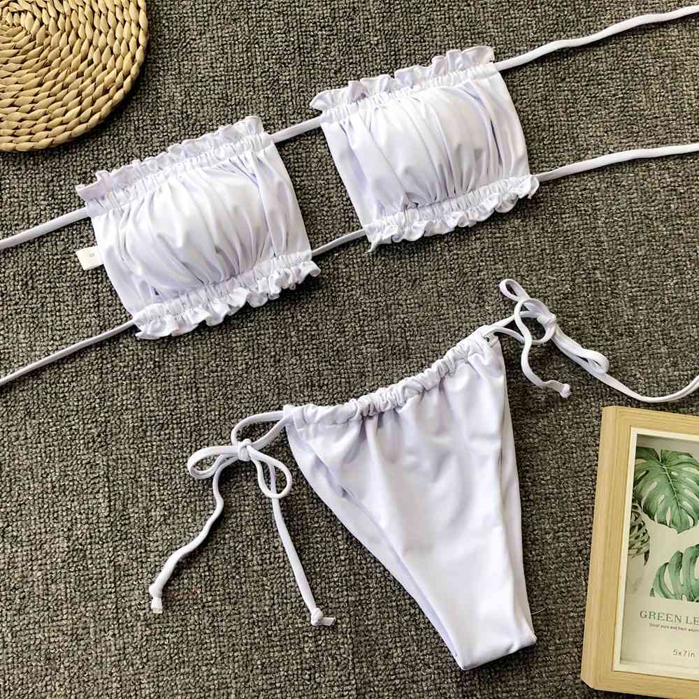 Conjunto de bikini fruncido con ribete de volantes