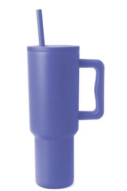 Vaso monocromático de acero inoxidable con pajita a juego